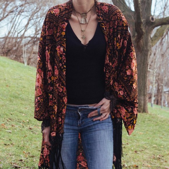 Vintage Spell Kimono - Picture 3 of 8